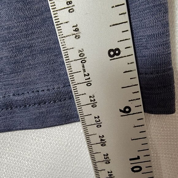 Nike Dri Fit T-Shirt Adult Sz M Short Sleeve Crew Neck Swoosh Logo Blue Pink - Picture 8 of 11